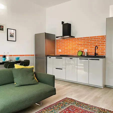 Elegante In Tricolore Apartament *